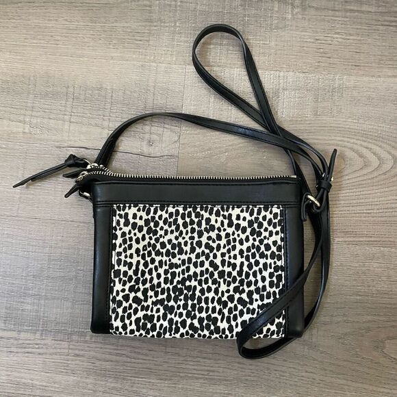 Old Navy two-zip Black and White Dotted Crossbody - Picture 2 of 5